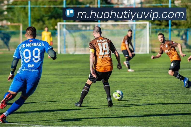 克雷莫内塞瞄准那不勒斯后卫马里亚努奇多名球员或将离队引发关注